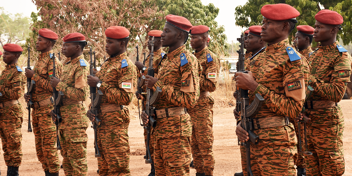 Des militaires burkinabè en rassemblement