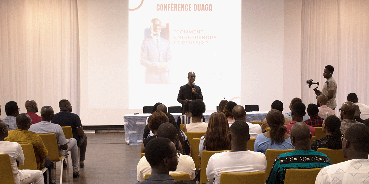 Stanislas Zézé anime une conférence au profit de jeunes entrepreneurs burkinabè, 26 octobre 2024